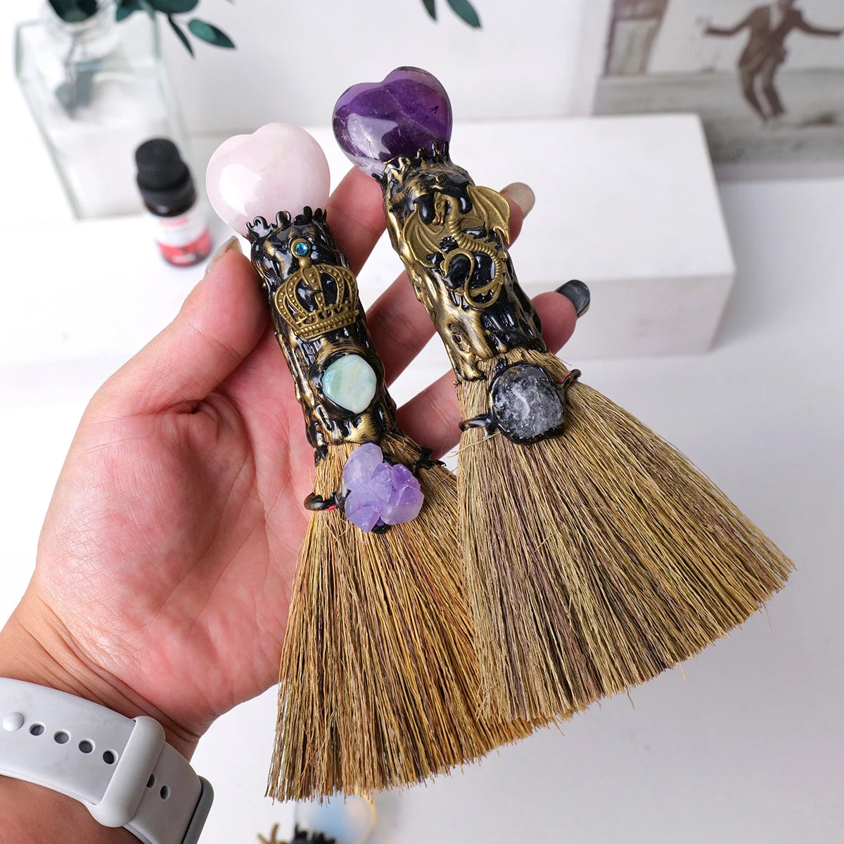 1PC Natural Crystal Heart Shaped Magic Broom